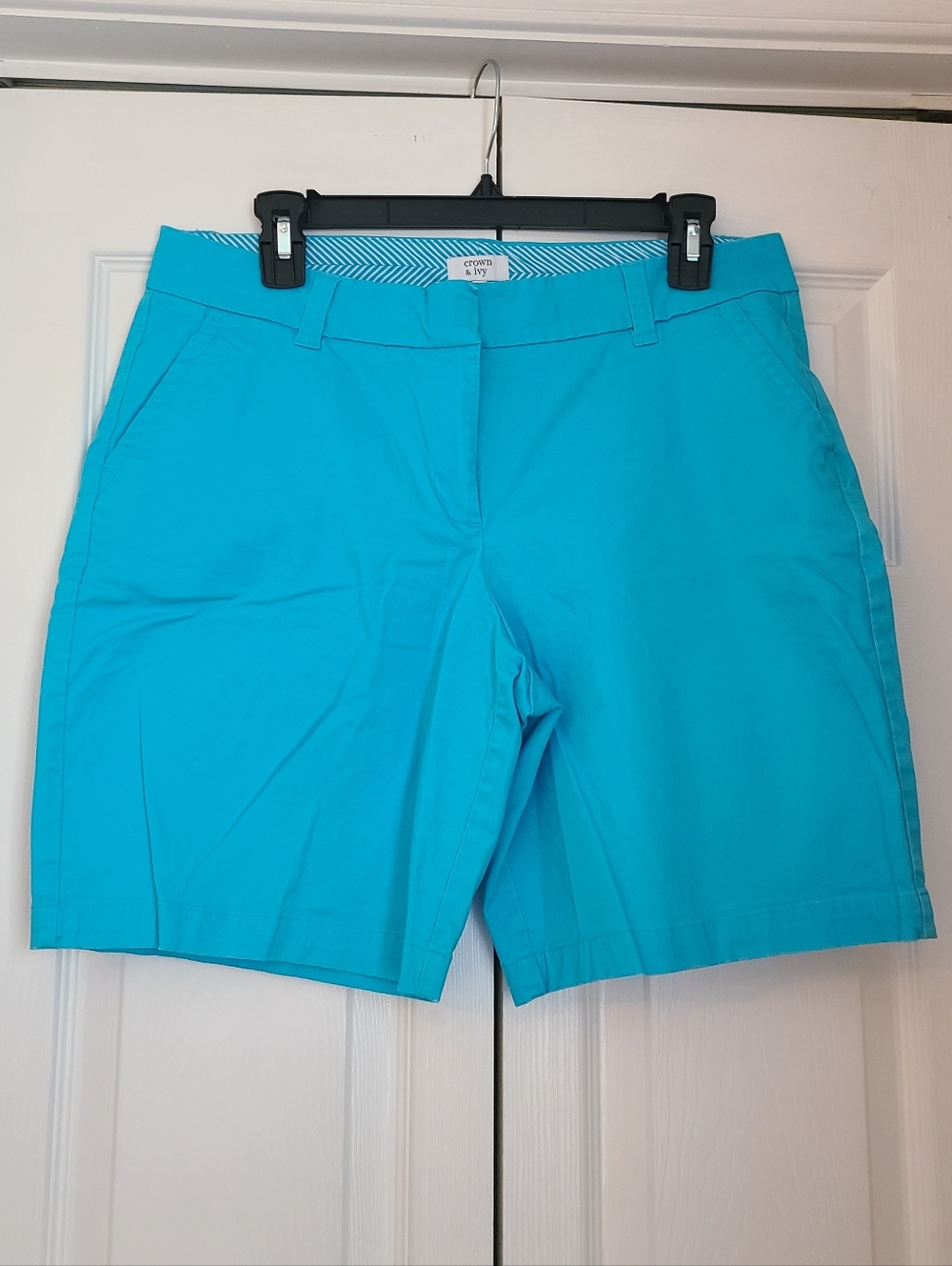 crown & ivy Bright Turquoise Women's Chino Shorts